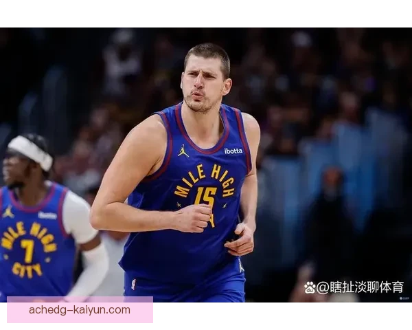 斯通斯在球队中场角色持续稳健，正为球队贡献更多组织能力。