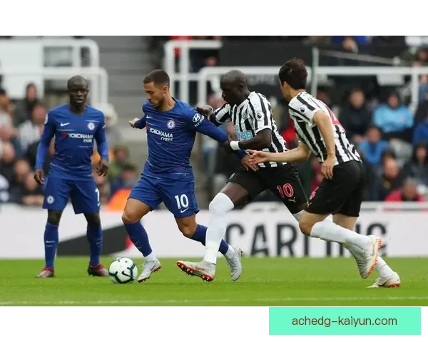 利桑德罗在纽韦尔老男孩的表现稳健，状态持续提升，备受关注