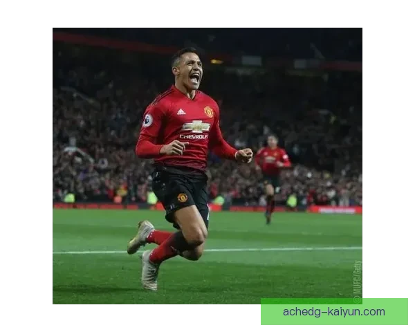 马塔在曼联表现稳定，近期状态回暖受到球迷期待